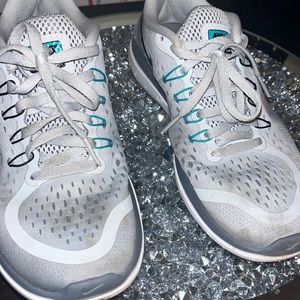 Nike size 7 sneakers